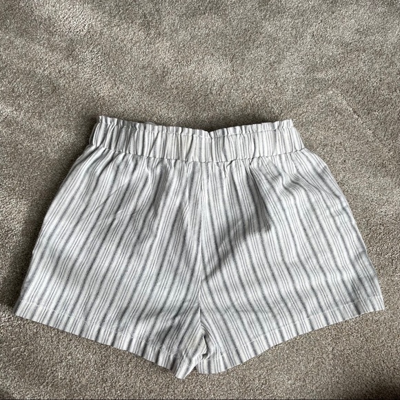 Forever 21 tie adjustable striped shorts - Picture 3 of 3